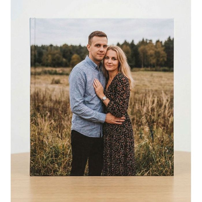 Personalizējama fotogrāmata 20x20cm Basic 80, cietie vāki ar pilnu apdruku, meln