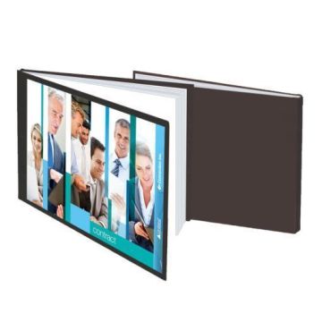 Personalizējama fotogrāmata Mono A4 80 ar melniem cietiem vākiem un pielīmējamu izdruku priekšvākam, melnām vāku iekšlapām. Termolīmes montāža