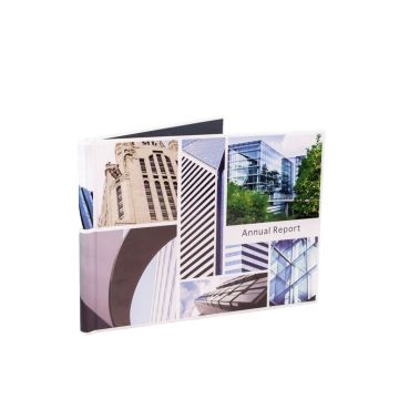Personalizējama fotogrāmata Panorama A4 80 ar baltiem cietiem vākiem, aplīmējamiem ar izdruku, melnām vāku iekšlapām. Termolīmes montāža